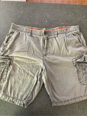 urban pipeline Olive Cargo Shorts with Utility Pockets